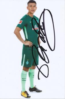 Yuning Zhang  SV Werder Bremen Fußball Foto original signiert 