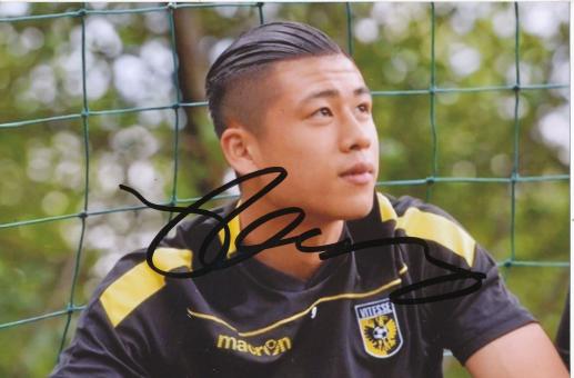 Yuning Zhang  SV Werder Bremen Fußball Foto original signiert 