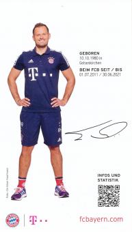 Toni Tapalovic  2017/2018  FC Bayern München Fußball Autogrammkarte Druck signiert 