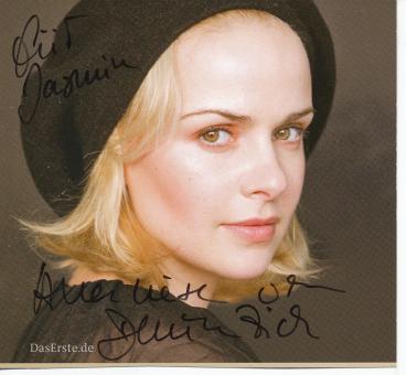 Denise Zich  In aller Freundschaft  ARD  TV Serien Autogrammkarte original signiert 