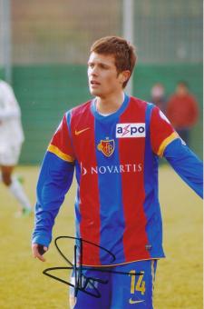 Valentin Stocker  FC Basel  Fußball Autogramm  Foto original signiert 