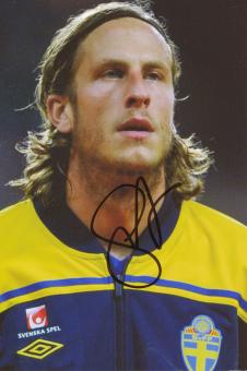 Jonas Olsson  Schweden Fußball Autogramm  Foto original signiert 