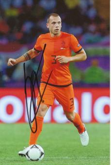 John Heitinga  Holland  Fußball Autogramm  Foto original signiert 