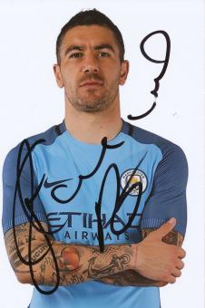 Aleksandar Kolarov  Machester City  Fußball Autogramm Foto original signiert 