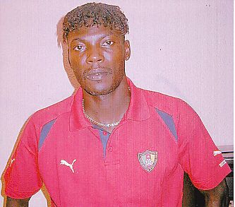 Bertin Tomou  Kamerun  Fußball Autogramm  Foto original signiert 
