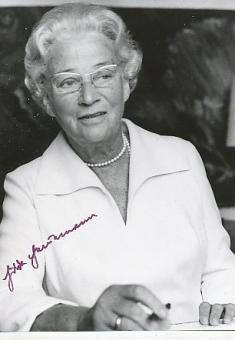 Hilda Heinemann † 1979  First Lady  Politik Autogrammkarte  original signiert 