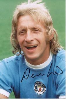 Denis Law  Manchester City  Fußball Autogramm  Foto original signiert 
