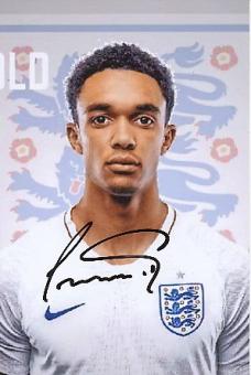 Trent Alexander Arnold  England  Fußball Autogramm Foto original signiert 