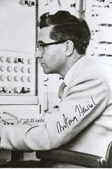 Antony Hewish † 2021  Nobelpreis 1974  Physik  Autogramm Foto original signiert 