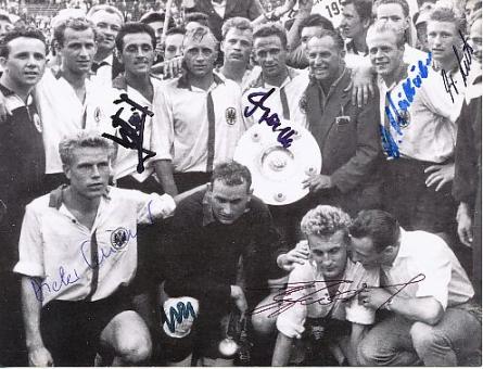 Eintracht Frakfurt Meister 1959 mit Dieter Stinka,Egon Loy,Ekkehard Feigenspahn,Friedel Lutz,Istvan Sztani,Hans Weilbächer   Fußball Autogramm Mannschafts Foto original signiert 