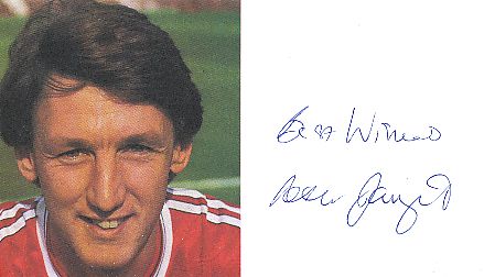 Peter Davenport   Manchester United   Fußball Autogrammkarte original signiert 
