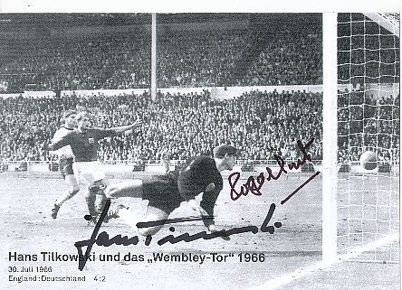 Roger Hunt † 2021  England Weltmeister WM 1966 & Hans Tilkowski  DFB  Fußball Autogrammkarte original signiert 