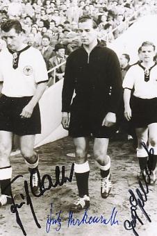 Fritz Walter † 2002 DFB Weltmeister WM 1954 & Fritz Herkenrath † 2016 &  Georg Stollenwerk † 2014  Fußball Autogramm Foto original signiert 