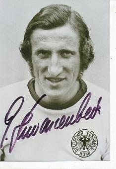 Georg Schwarzenbeck   DFB Weltmeister WM 1974  Fußball Autogramm Foto original signiert 