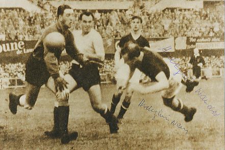 2  x  Nandor Hidegkuti  † 2002  Ungarn   WM 1954  Fußball Autogramm Foto original signiert 