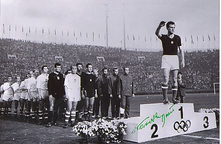 Dezső Novák † 2014  Ungarn  Gold Olympia 1964+1968  Fußball Autogramm Foto original signiert 