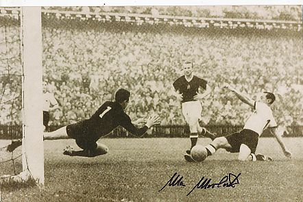 Max Morlock † 1994  DFB Weltmeister WM 1954  Fußball Autogramm Foto original signiert 