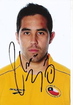 Claudio Bravo  Chile  Fußball Autogramm Foto original signiert 