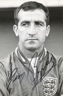 Gerry Byrne † 2015  England Weltmeister WM 1966  Fußball Autogramm Foto original signiert 
