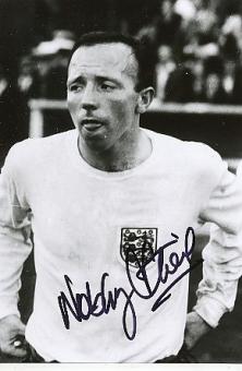 Nobby Stiles † 2020  England Weltmeister WM 1966  Fußball Autogramm Foto original signiert 