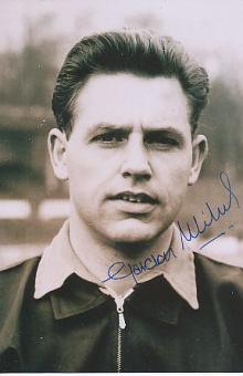 Gordon Milne   England   Fußball Autogramm Foto original signiert 