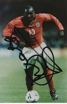 Emile Heskey  England  Fußball Autogramm Foto original signiert 