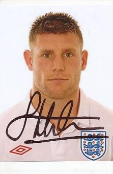 James Milner  England  Fußball Autogramm Foto original signiert 