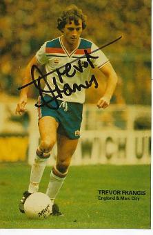 Trevor Francis  † 2023  England   Fußball Autogramm Foto original signiert 