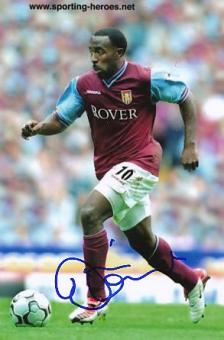 Darius Vassell  Aston Villa  Fußball Autogramm Foto original signiert 