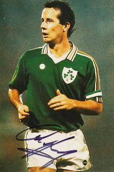 Liam Brady    Irland    Fußball Autogramm Foto original signiert 