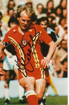 Terry Yorath Wales  Fußball Autogramm Foto original signiert 