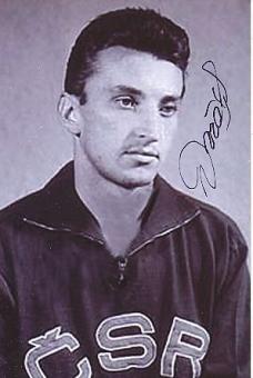 Milan Dvorak † 2022  CSSR WM 1958  Fußball Autogramm Foto  original signiert 