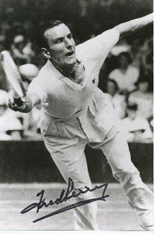 Fred Perry † 1995 England  Tennis Autogramm Foto original signiert 