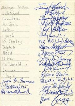 Celtic Glasgow  1975  mit Dalglish, Aitken, McGrain, Hood usw.    Schottland  Fußball Autogramm Karte  original signiert 
