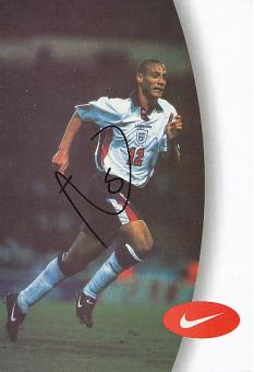 Rio Ferdinand   England  Fußball Autogrammkarte original signiert 