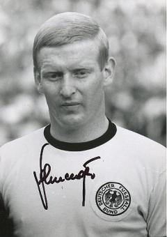 Karl Heinz Schnellinger   DFB   Fußball Autogramm Foto original signiert 
