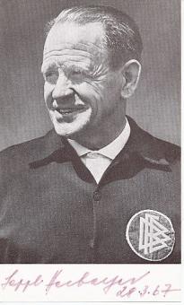 Sepp Herberger † 1977 DFB Weltmeister Trainer WM 1954 Fußball    Autogrammkarte original signiert 