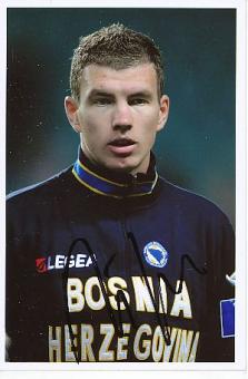 Edin Dzeko  Bosnien  Fußball Autogramm Foto original signiert 