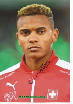 Manuel Akanji  Schweiz  Fußball Autogramm 20 x 30 cm Foto original signiert 