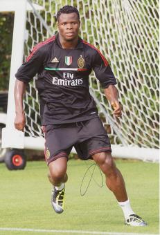 Taye Taiwo  AC Mailand  Fußball 30 x 20 cm Autogramm Foto original signiert 