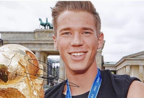 Erik Durm  DFB  Weltmeister WM 2014  Fußball 30 x 20 cm Autogramm Foto original signiert 