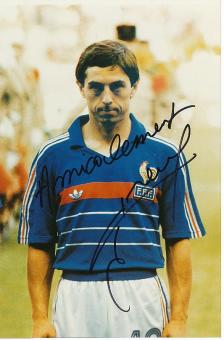 Alain Giresse  Frankreich Europameister EM 1984  Fußball Autogramm 18 x 27 cmFoto original signiert 
