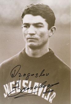 Dragoslav Sekularac † 2019  Jugoslawien WM 1962  Fußball Autogramm 21 x 8 cm Foto original signiert 
