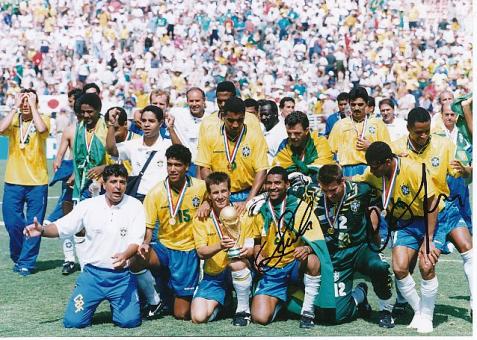 Brasilien Weltmeister WM 1994 mit Cafu, Viola  Fußball Autogramm 21 x 15 cm Foto original signiert 