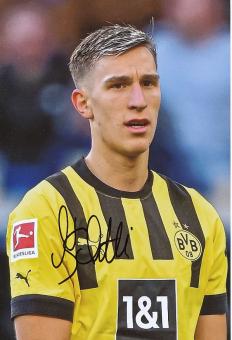 Nico Schlotterbeck  Borussia Dortmund  Fußball 30 x 20 cm  Foto original signiert 