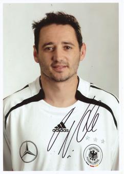 Oliver Neuville   DFB   Fußball Autogramm 30 x 21 cm Foto original signiert 